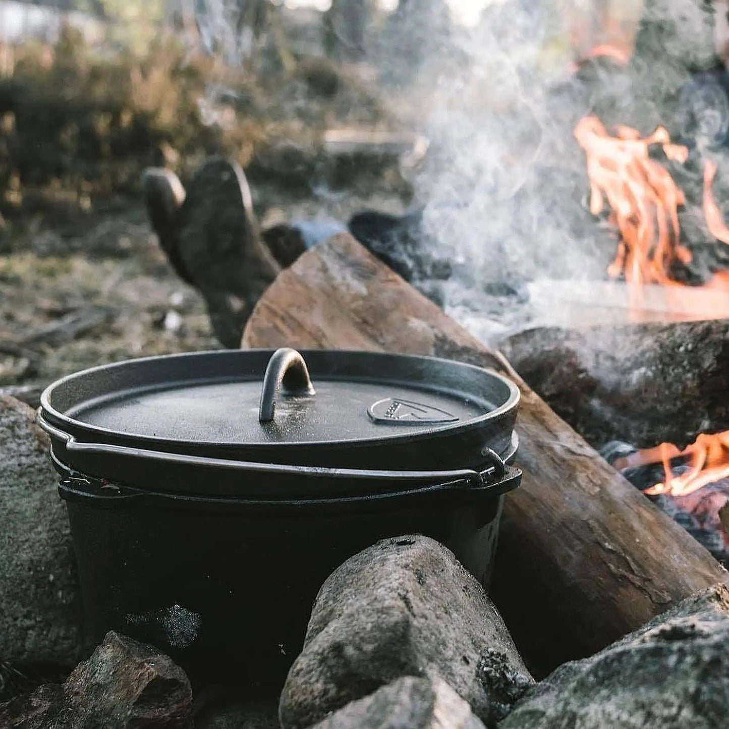 Camp Dutch Oven Cast Iron Pre Seasoned with Lid Deep Pot for Campfire